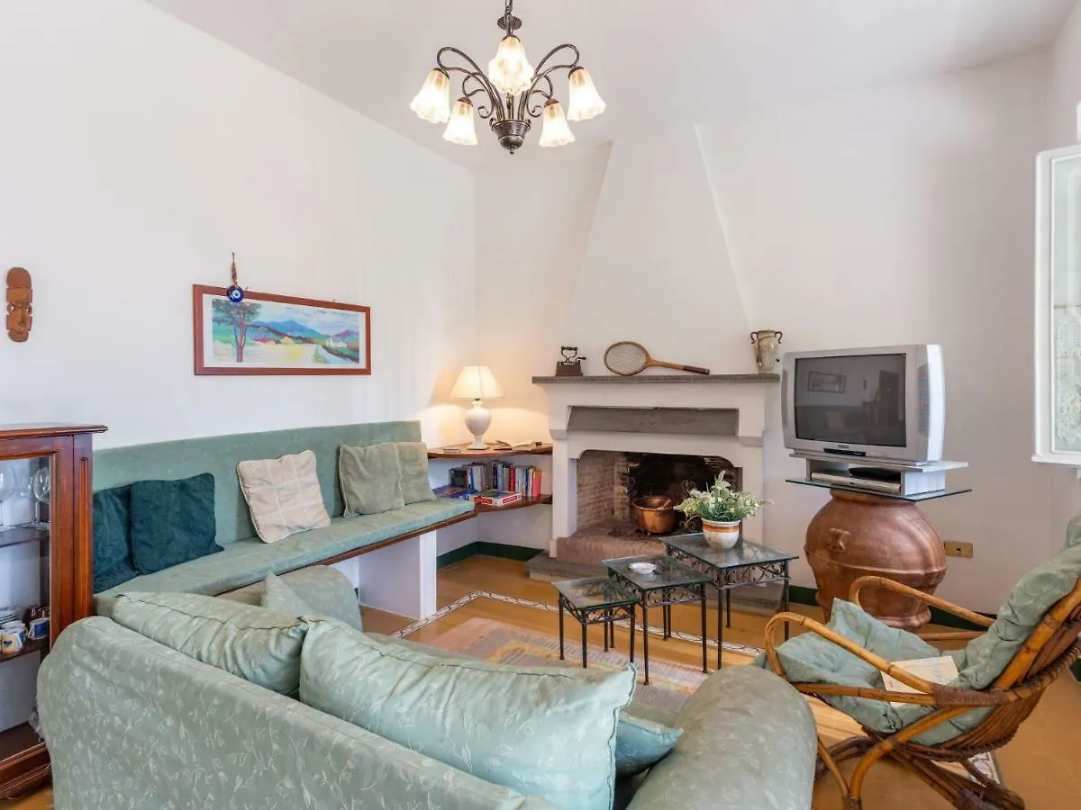 Holiday Home Dante 1 By Interhome Mastiano 0*,  Itálie